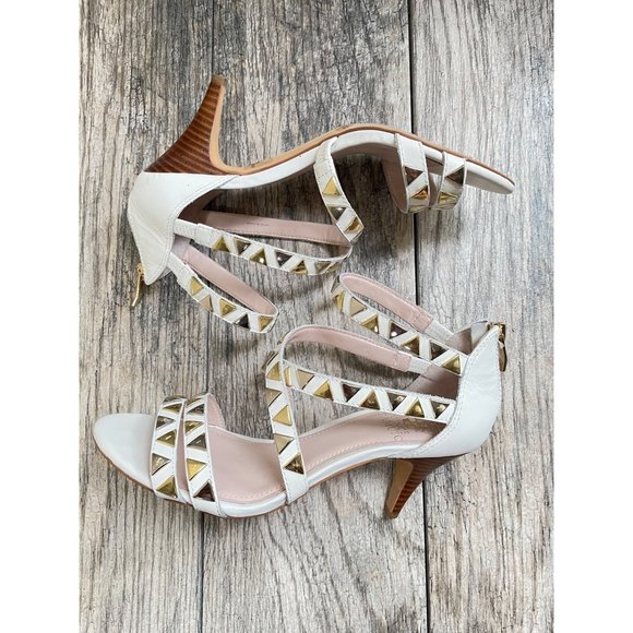 VINCE CAMUTO VC MIKAL STUDDED WHITE LEATHER STRAP HEELS WOMEN SIZE 7.5M - Picture 6 of 12